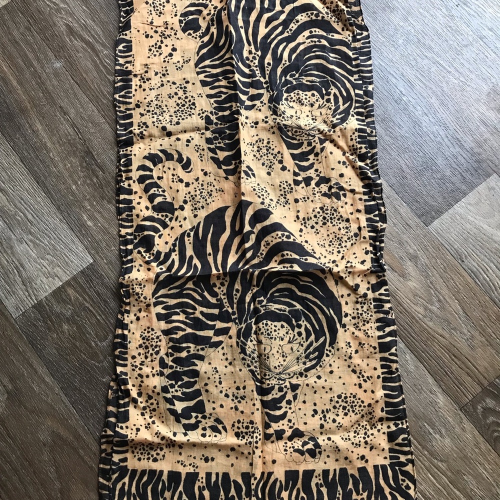 Oscar de la renta large scarf